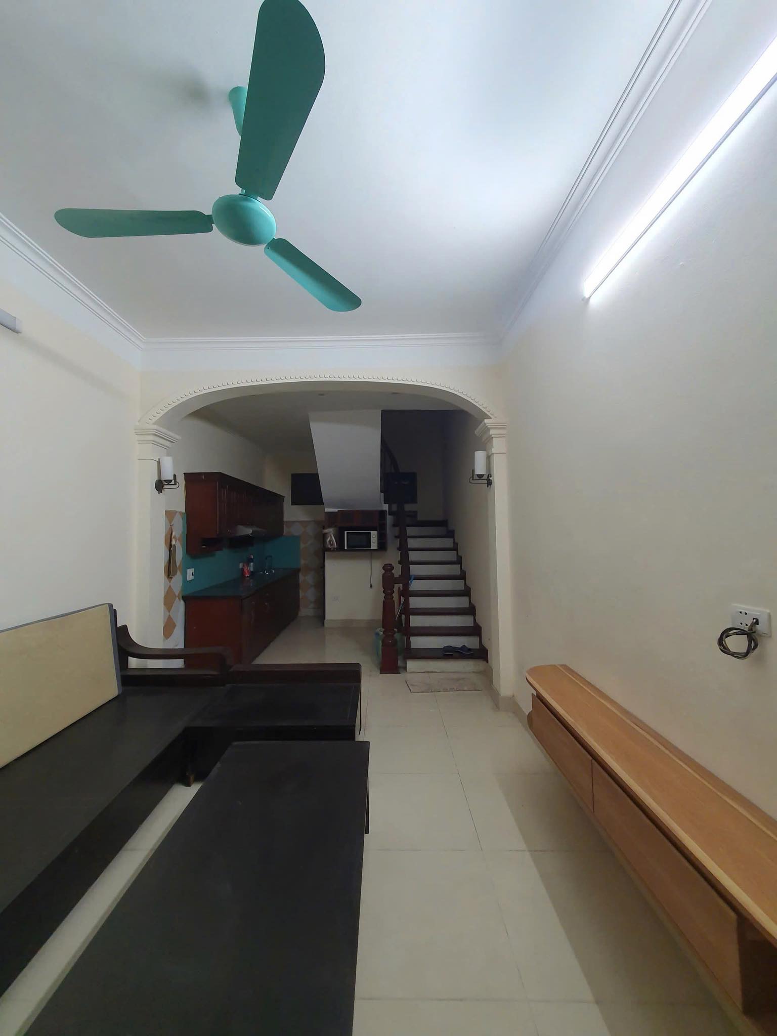 Cho thuê nhà ở gia đình ngõ 175 Phố Định Công, 5 tầng, 35m2, 3 ngủ, 4 WC, giá 12 Triệu - Ảnh 2